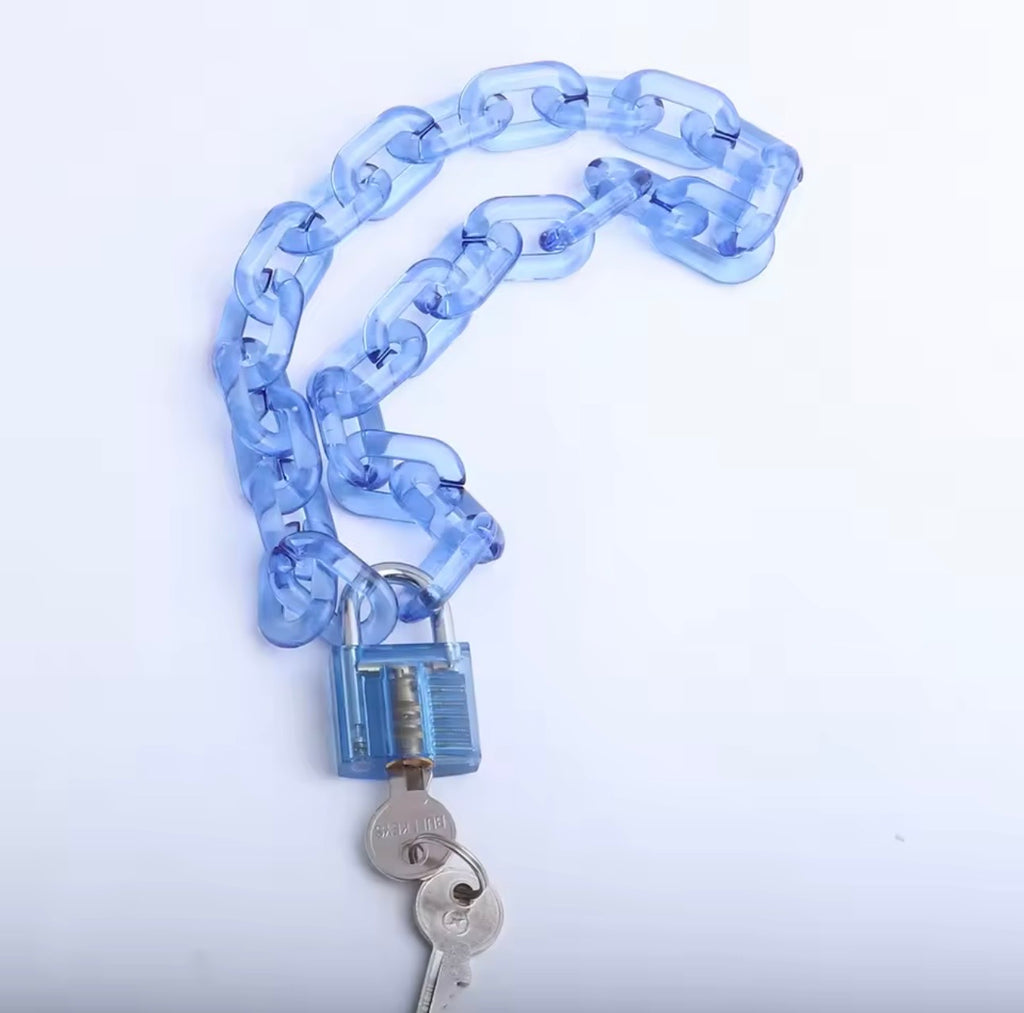 LOCKED CHAIN NECKLACE