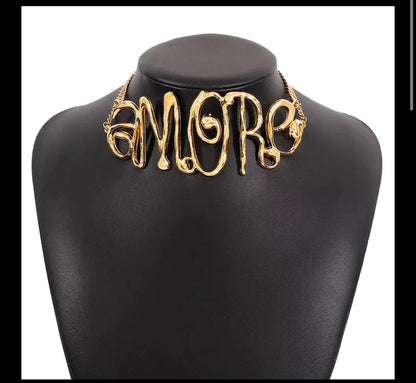AMORE Choker